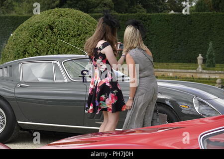 Woodstock, Royaume-Uni. 31 août, 2018. WOODSTOCK, Oxfordshire, UK Des scènes du salon annuel prive' à Blenheim Palace où les voitures exotiques mélanger avec la haute couture. Credit : Motofoto/Alamy Live News Banque D'Images