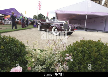 Woodstock, Royaume-Uni. 31 août, 2018. Des scènes du salon annuel prive' à Blenheim Palace où les voitures exotiques mélanger avec la haute couture. Credit : Motofoto/Alamy Live News Banque D'Images