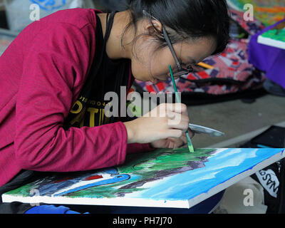 Quezon City, Philippines. Août 31, 2018. L'étudiant participe à la 2018 Spot On-The-concours de peinture dans la ville de Quezon, Philippines, le 31 août 2018. La compétition vise à accroître la sensibilisation de l'environnement et de la conservation de la faune parmi les enfants. Credit : Rouelle Umali/Xinhua/Alamy Live News Banque D'Images