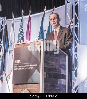 Le Dr James Galvin, directeur par intérim de l'Office du ministère de la défense de programmes destinés aux petites entreprises, l'offre Small Business 2018 Discours-programme de l'Agence Logistique de la défense terrestre et maritime du Supplier Conference and Exposition Le 20 juin dans le centre-ville de Columbus, Ohio. Banque D'Images