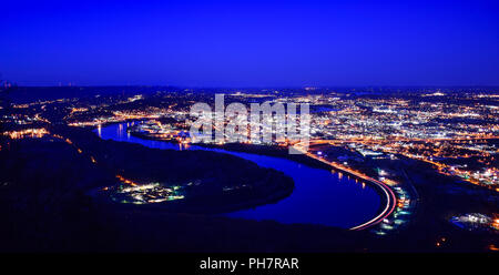 Antenne de drone du centre-ville de Chattanooga Tennessee TN skyline de Point Park et Lookout Mountain. Banque D'Images