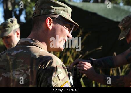 Les Voies du Pacifique prend en charge l'ensemble de l'initiative de l'Armée de fournir des possibilités de formation uniques pour la garde nationale de l'Indiana. L'Infanterie de la 76e Brigade Combat Team participe actuellement à Hamel 18 avec le commandement des forces de l'Australie montrant que la Garde nationale ouvre la voie dans de grands événements nationaux de formation. Banque D'Images