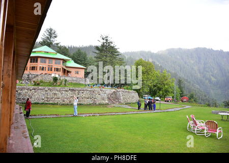 Belle et sereine Shogran. Situé sur une colline avec de très beau temps et belle environnement. Le lieu tout à fait d'envoyer de temps avec leurs proches. Banque D'Images