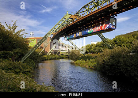 Schwebebahn, monorail suspendu, Wuppertal Banque D'Images