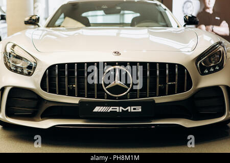 Berlin, le 29 août 2018. Un close-up de la nouvelle Mercedes-Benz Amg GT blanc est vendu au concessionnaire Mercedes-Benz à Berlin. Banque D'Images