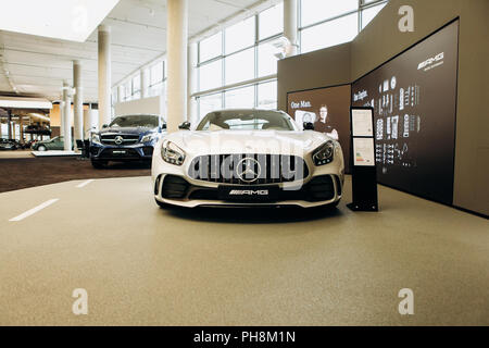 Berlin, le 29 août 2018. La nouvelle Mercedes-Benz Amg GT blanc est vendu au concessionnaire Mercedes-Benz à Berlin. Banque D'Images