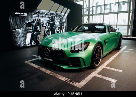 Berlin, le 29 août 2018 : La nouvelle Mercedes-Benz Amg moderne sportive GT Turbo V8 est vendu au concessionnaire Mercedes-Benz à Berlin. Banque D'Images