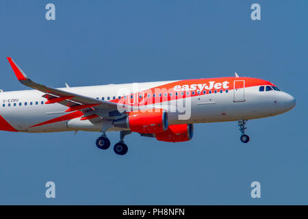 EasyJet Airbus A320-200 à Milan - Malpensa (MXP / LIMC) Italie Banque D'Images