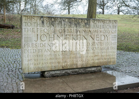 Kennedy Memorial Runnymede Banque D'Images