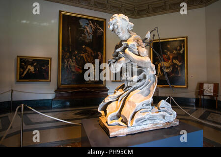 Cité du Vatican, Rome - Mars 07, 2018 : modèle d'un préparatoire Bernini angel en Pinacothèque gallery de musées du Vatican Banque D'Images