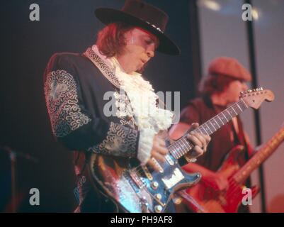 Stevie Ray Vaughan, amerikanischer Musiker Blues un Auftritt, München, Deutschland en 1984. Musicien de blues américain Stevie Ray Vaughn performin Banque D'Images