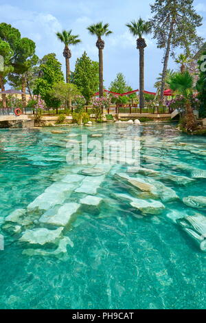 Turquie - piscine Cléopâtre, ville antique de Hiérapolis, Pamukkale Banque D'Images