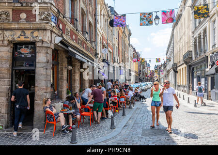 Rue des cafés et des bars, Lille, France Banque D'Images