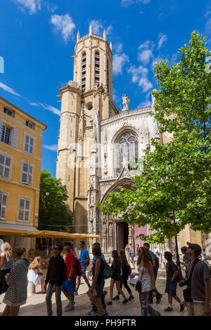 Aix-en-Provence, Provence-Alpes-Côte d'Azur, France. Cathédrale du Saint Sauveur. Cathédrale Saint-Sauveur d'Aix-en-Provence. De l'extérieur. Banque D'Images