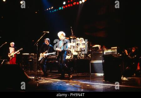 "Elista", Groupe de New Wave britische, bein einem Konzert in München, Deutschland 1983. La nouvelle vague bande 'A Flock of Seagulls' performin Banque D'Images