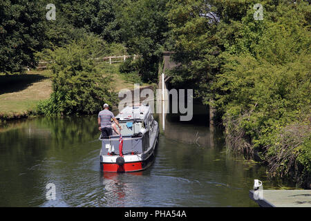 15-04 sur la rivière Nene à Barnwell, Castel Guelfo di Bologna, Northamptonshire, Angleterre Banque D'Images