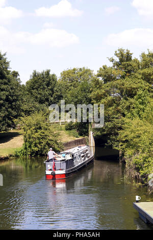 15-04 sur la rivière Nene à Barnwell, Castel Guelfo di Bologna, Northamptonshire, Angleterre Banque D'Images