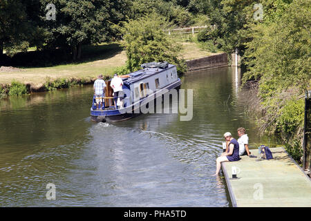 15-04 sur la rivière Nene à Barnwell, Castel Guelfo di Bologna, Northamptonshire, Angleterre Banque D'Images