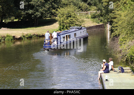 15-04 sur la rivière Nene à Barnwell, Castel Guelfo di Bologna, Northamptonshire, Angleterre Banque D'Images