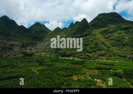 Guilin, Chine Mountaneous la verdure du paysage magnifique en plein air Banque D'Images