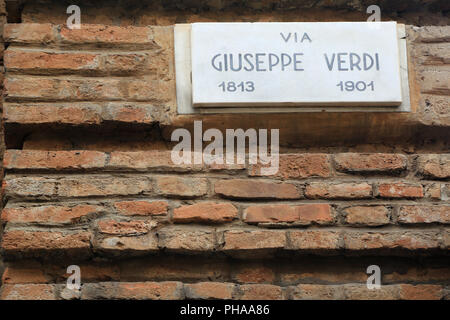 Turin, Via Giuseppe Verdi, signalisation routière, briques Banque D'Images