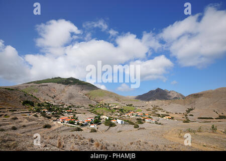 Pico do Facho et Serra de Fora, l'île de Porto Santo. Madère, Portugal Banque D'Images