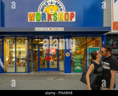 Le Build-A-Bear Workshop magasin à Herald Square à New York le Mardi, Août 28, 2018. Build-A-Bear Workshop, Inc. doit remettre son rapport le deuxième trimestre avant la cloche le 30 août. (Â© Richard B. Levine) Banque D'Images