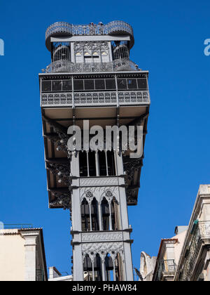 Portugal, Lisbonne, Rua do Ouro, ascenseur de Santa Justa, structure en fonte avec ascenseur à Largo do Carmo Banque D'Images