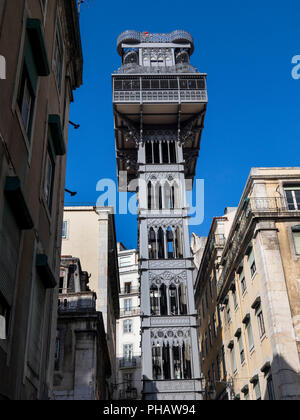 Portugal, Lisbonne, Rua do Ouro, ascenseur de Santa Justa, structure en fonte avec ascenseur à Largo do Carmo Banque D'Images