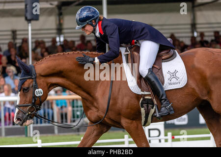 Burghley House Stamford Lincolnshire Le 31 août 2018 : Land Rover 70e anniversaire, le county's premier equestrian le capitaine Mark Phillips conçu ce cours des années, une collection des plus beaux chevaux du monde et combinaisons rider sur trois jours dans le parc de Burghley Estate. Clifford Norton Alamy Live News. Banque D'Images