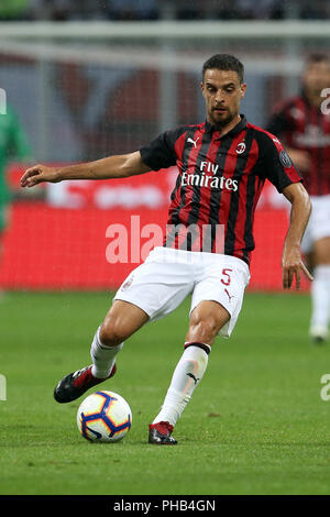 Milan, Italie. 31 août 2018, San Siro, Milan, Italie ; Serie A football, l'AC Milan contre les Roms ; Giacomo Bonaventura de Milan contrôle la ball Crédit : Giampiero Sposito/Alamy Live New Banque D'Images