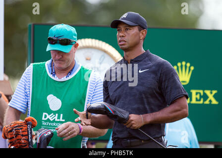 31 août, 2018 ; Norton, MA, USA ; Tiger Woods lors du premier tour des technologies Dell Championship à PTC Boston à Norton, MA. Anthony Nesmith/CSM Crédit : Cal Sport Media/Alamy Live News Banque D'Images