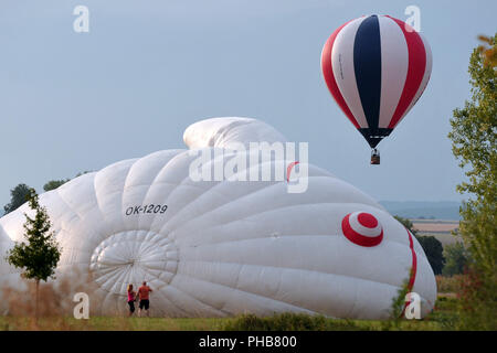 Uherske Hradiste, République tchèque. Août 31, 2018. Montgolfières voler pendant la 22 ème FAI Hot Air Balloon Fiesta et championnat tchèque à Uherske Hradiste et Stare Mesto en République tchèque. Vingt-deux participants de neuf pays participent à l'événement. Credit : Slavek Ruta/ZUMA/Alamy Fil Live News Banque D'Images