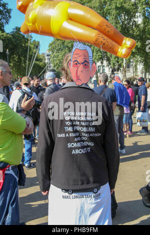 Londres, Royaume-Uni. 1er septembre 2018. Un critique de la maire de Londres Sadiq Khan Crédit : Alex Cavendish/Alamy Live News Banque D'Images