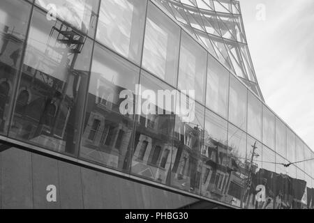 Un deatail verre de façade de la Art Gallery of Ontario Banque D'Images