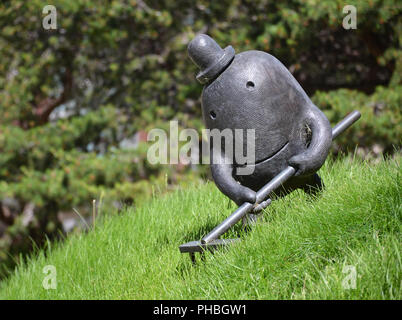 3 juin 2018 - Minneapolis, MINNESOTA : Sculptures dans le palais de justice fédéral Plaza jardin. Auteur : Tom Otterness. Banque D'Images