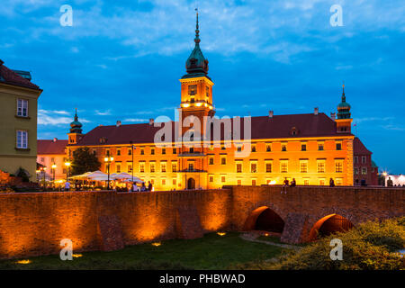 Château Royal de la Place du Château (Plac Zamkowy) la nuit, Vieille Ville, site du patrimoine mondial de l'UNESCO, Varsovie, Pologne, Europe Banque D'Images