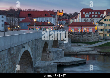 Vue depuis le pont de pierre sur le trimestre Stadtamhof, Regensburg, UNESCO World Heritage Site, Bavaria, Germany, Europe Banque D'Images