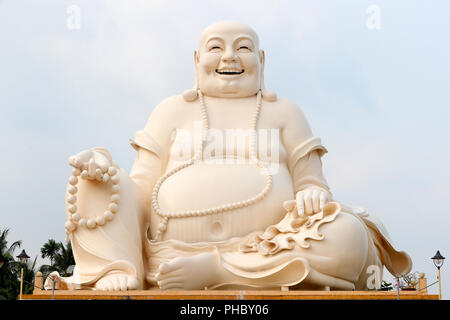 Grande statue de Bouddha heureux, Vinh Trang Temple Bouddhiste, My Tho, Vietnam, Indochine, Asie du Sud-Est, l'Asie Banque D'Images