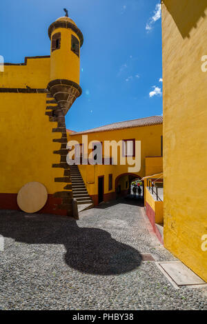 Vue sur cour intérieure de la forteresse, Funchal, Madeira, Portugal, Europe, Atlantique Banque D'Images