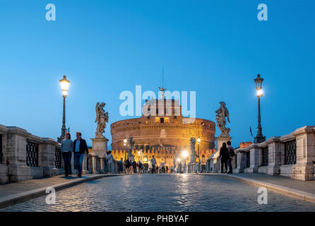 Le Mausolée d'Hadrien (Castel Sant'Angelo) (Saint Angelo's Castle) et Saint Angelo Bridge, Parco Adriano, l'UNESCO, Rome, Latium, Italie Banque D'Images