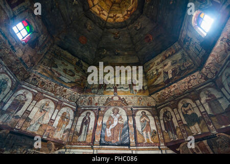 De magnifiques peintures dans l'église Saint-Georges en bois, UNESCO World Heritage Site, Drohobycz, Ukraine, Europe Banque D'Images