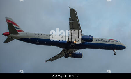 British Airways de navette pour l'aéroport de Londres Heathrow vu au départ de l'Aéroport International de Glasgow, Renfrewshire, en Écosse - 28 Février 2016 Banque D'Images