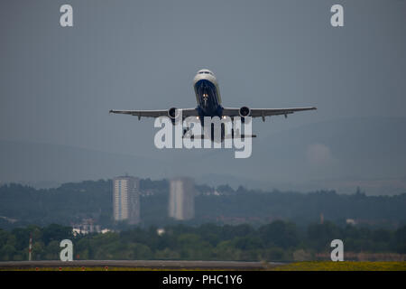 Service de navette pour British Airways Londres vu au départ de l'Aéroport International de Glasgow, Renfrewshire, en Écosse. Banque D'Images