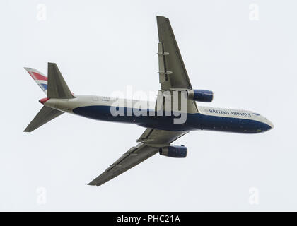 British Airways Boeing 767 de navette vu au départ de l'Aéroport International de Glasgow, Renfrewshire, en Écosse - 9 septembre 2017 Banque D'Images