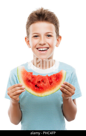 Handsome smiling boy holding enfant pastèque rouge coupe de fruits Banque D'Images