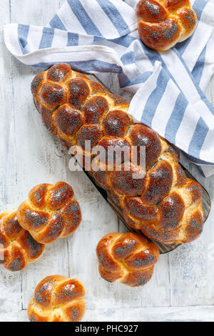 Pain challah maison pour le Shabbat. Banque D'Images