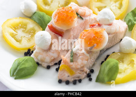 Brandywine jaune saumon tomates avec Banque D'Images