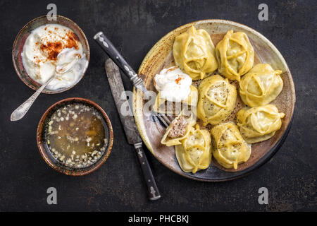 Manti traditionnel turc avec yaourt et de Vinaigre Banque D'Images