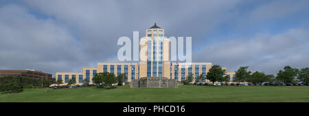 L'Édifice de la Confédération la Confédération sur colline surplombant la capitale de Terre-Neuve et Labrador City à Saint-Jean, Terre-Neuve Banque D'Images